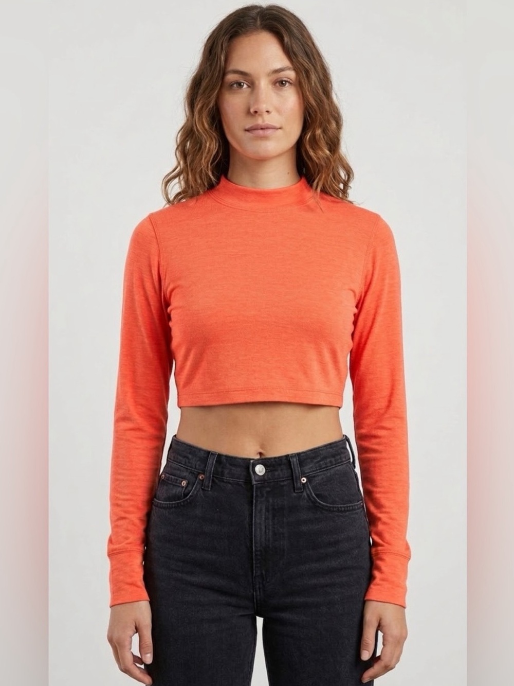 Vuori Cropped Mock-Neck Long Sleeve Top Size: M